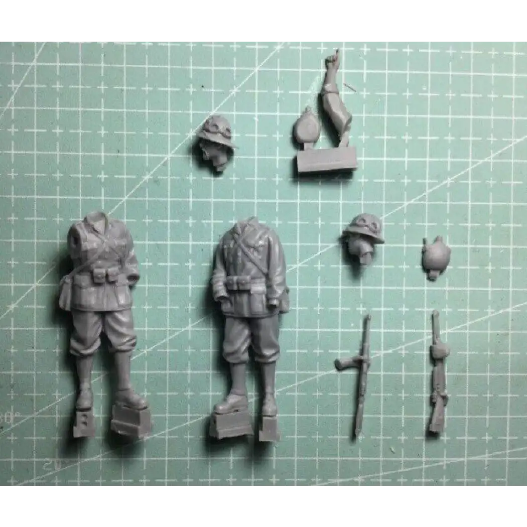 1/35 2pcs Resin Model Kit Italian Soldiers Infantry WW2 Unpainted - Model-Fan-Store