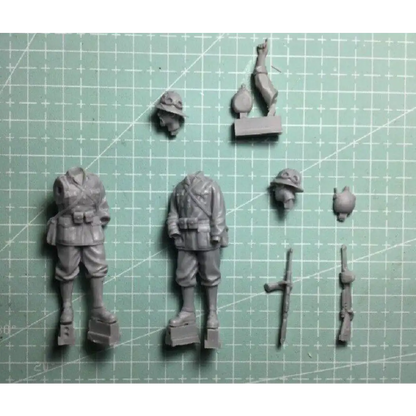 1/35 2pcs Resin Model Kit Italian Soldiers Infantry WW2 Unpainted - Model-Fan-Store