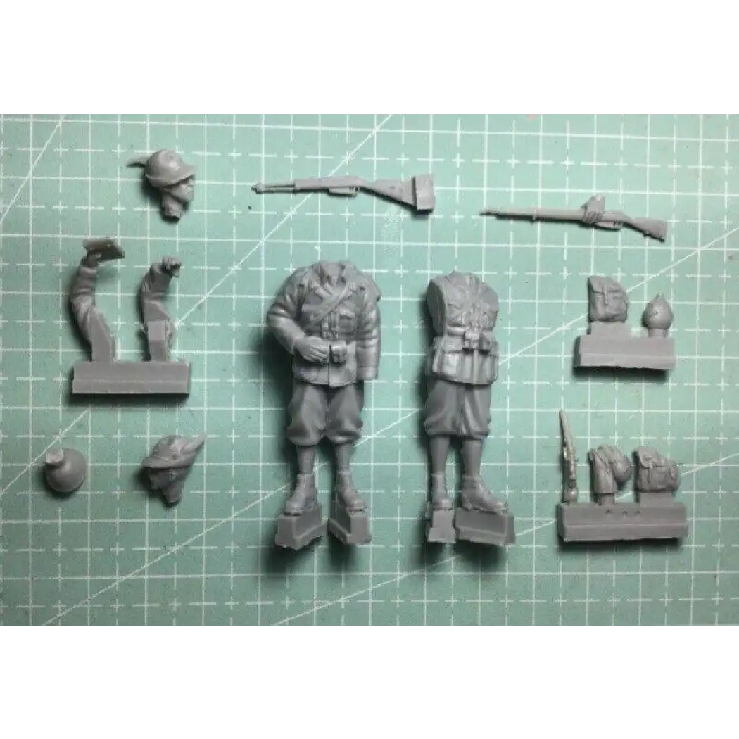 1/35 2pcs Resin Model Kit Italian Soldiers Infantry WW2 Unpainted - Model-Fan-Store