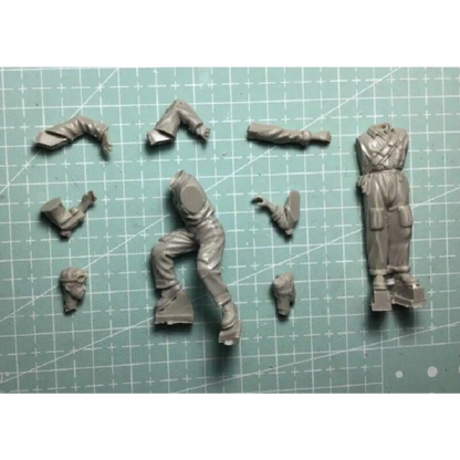 1/35 2pcs Resin Model Kit Italian Soldiers Tank Crew WW2 Unpainted - Model-Fan-Store