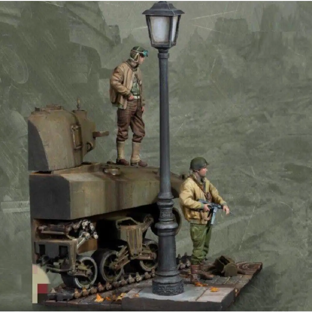 1/35 2pcs Resin Model Kit US Tank Crew with base WW2 Unpainted - Model-Fan-Store