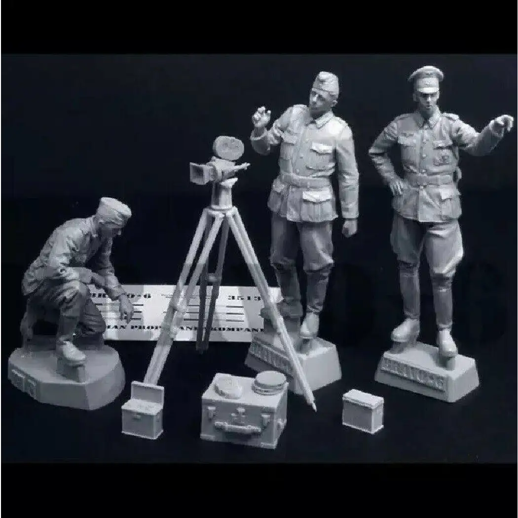 1/35 3pcs Resin Model Kit German Soldiers take a Photo with Device WW2 Unpainted - Model-Fan-Store