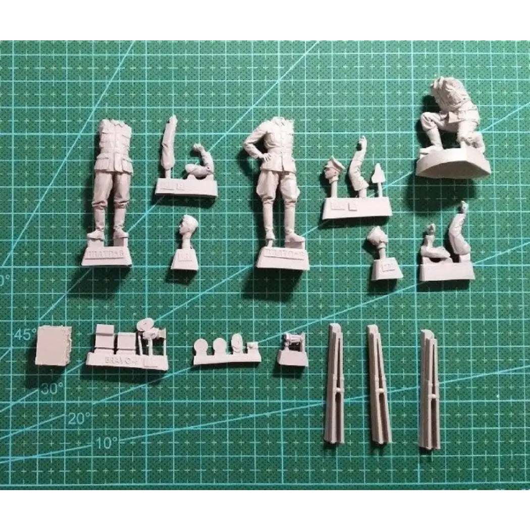 1/35 3pcs Resin Model Kit German Soldiers take a Photo with Device WW2 Unpainted - Model-Fan-Store