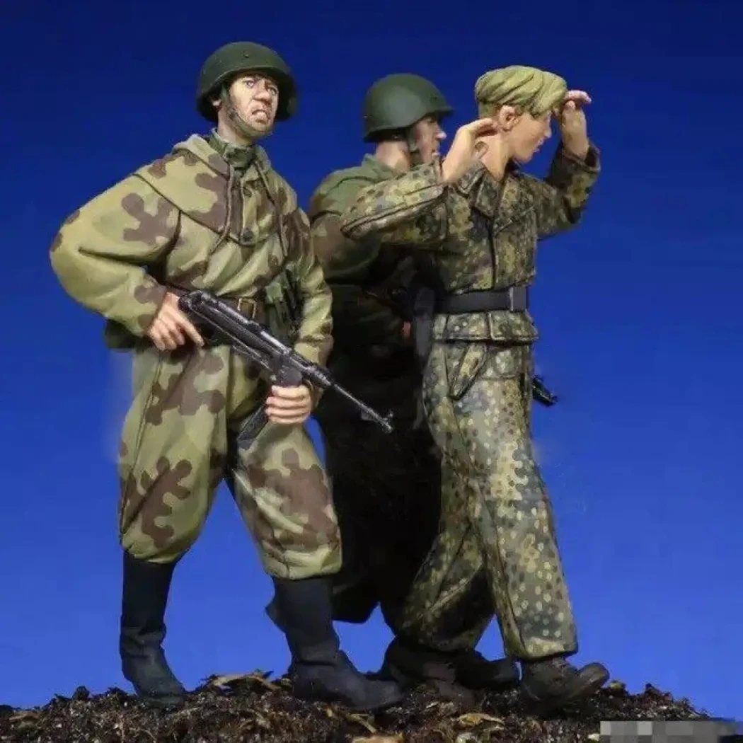 1/35 3pcs Resin Model Kit Soviet Soldiers & Captured Soldier WW2 Unpainted