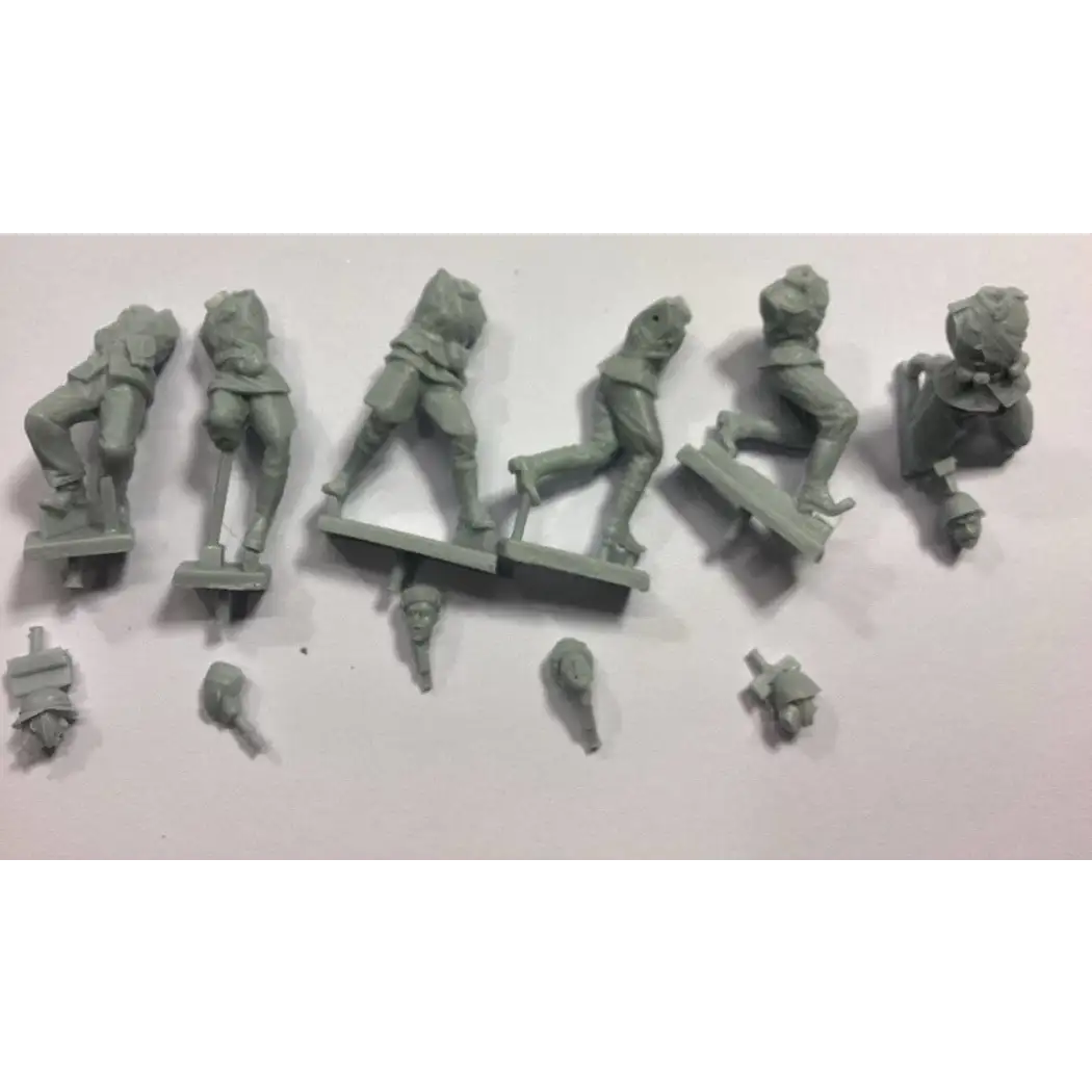 1/35 6pcs Resin Model Kit Soviet Soldiers in Berlin WW2 Unpainted - Model-Fan-Store