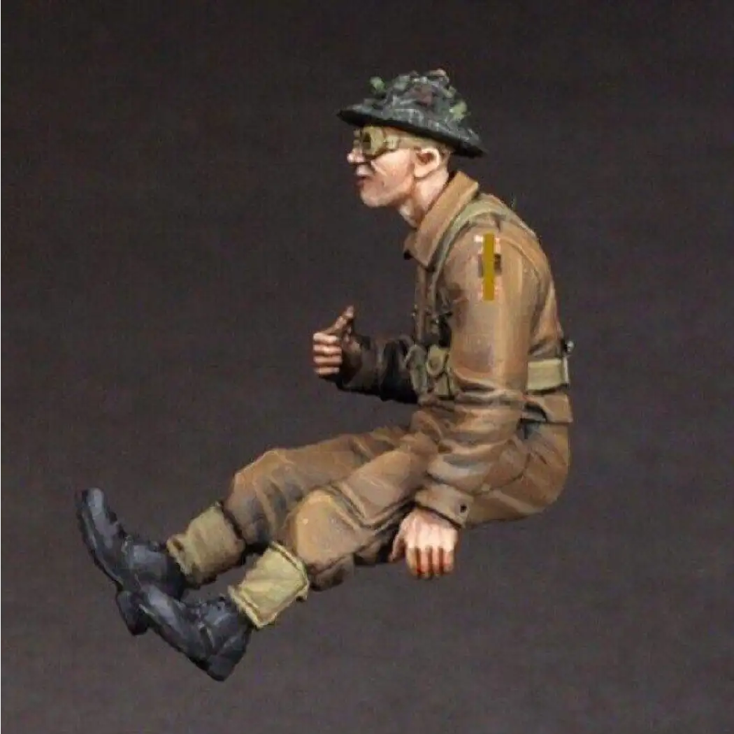 1/35 Resin Model Kit British Soldier Driver WW2 Unpainted - Model-Fan-Store