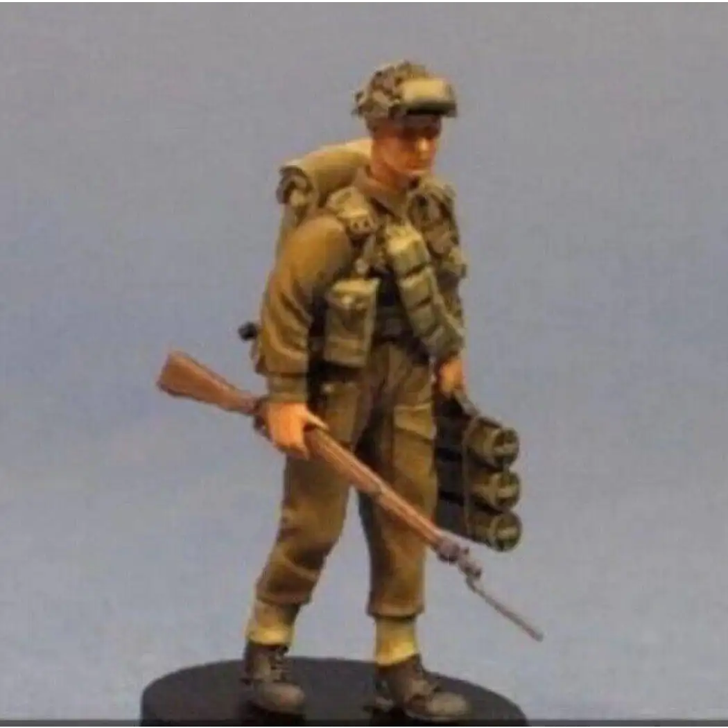 1/35 Resin Model Kit British Soldier Infantryman WW2 Unpainted - Model-Fan-Store