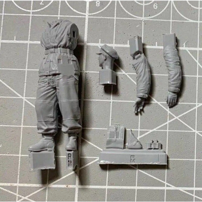 1/35 Resin Model Kit German Officer Soldier Tankman WW2 Unpainted - Model-Fan-Store