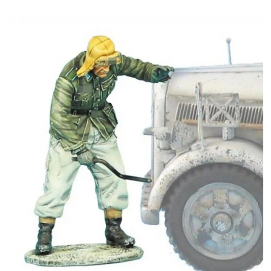 1/35 Resin Model Kit German Soldier Driver Starts the Car WW2 Unpainted - Model-Fan-Store