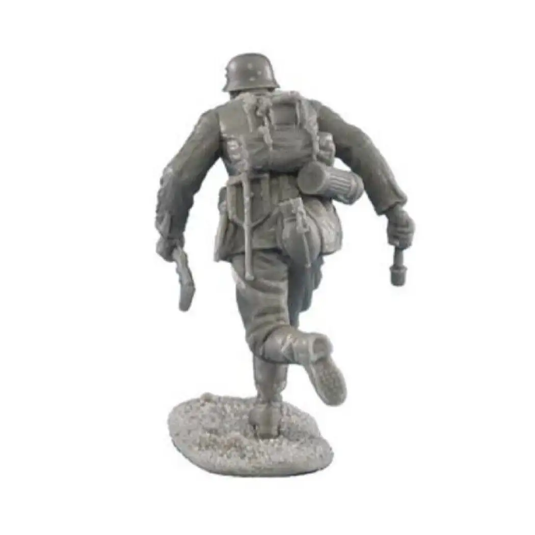 1/35 Resin Model Kit German Soldier Infantry Runs WW2 Unpainted - Model-Fan-Store