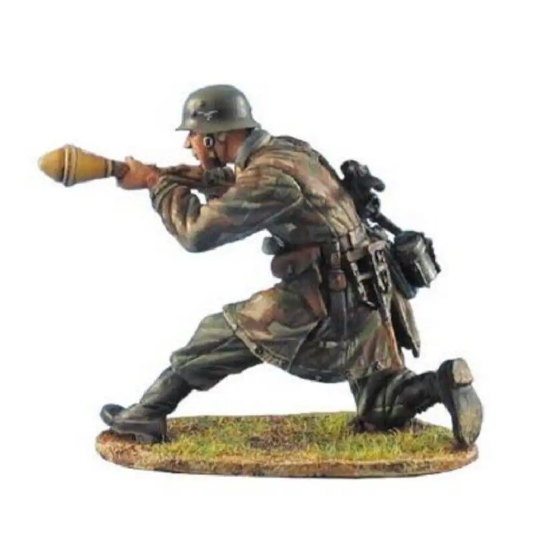 1/35 Resin Model Kit German Soldier Infantryman Faustpatrone WW2 Unpainted - Model-Fan-Store