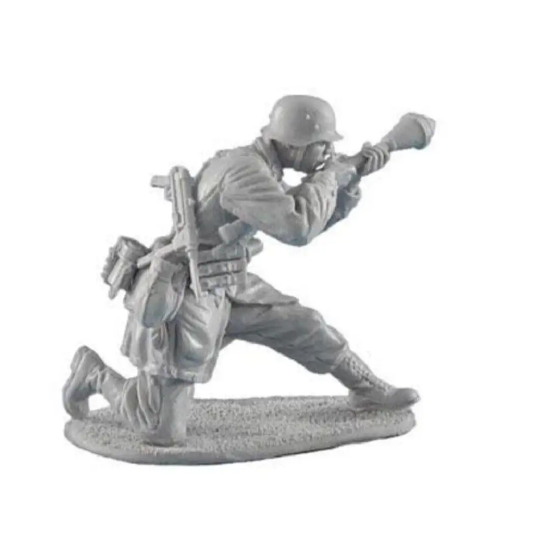 1/35 Resin Model Kit German Soldier Infantryman Faustpatrone WW2 Unpainted - Model-Fan-Store