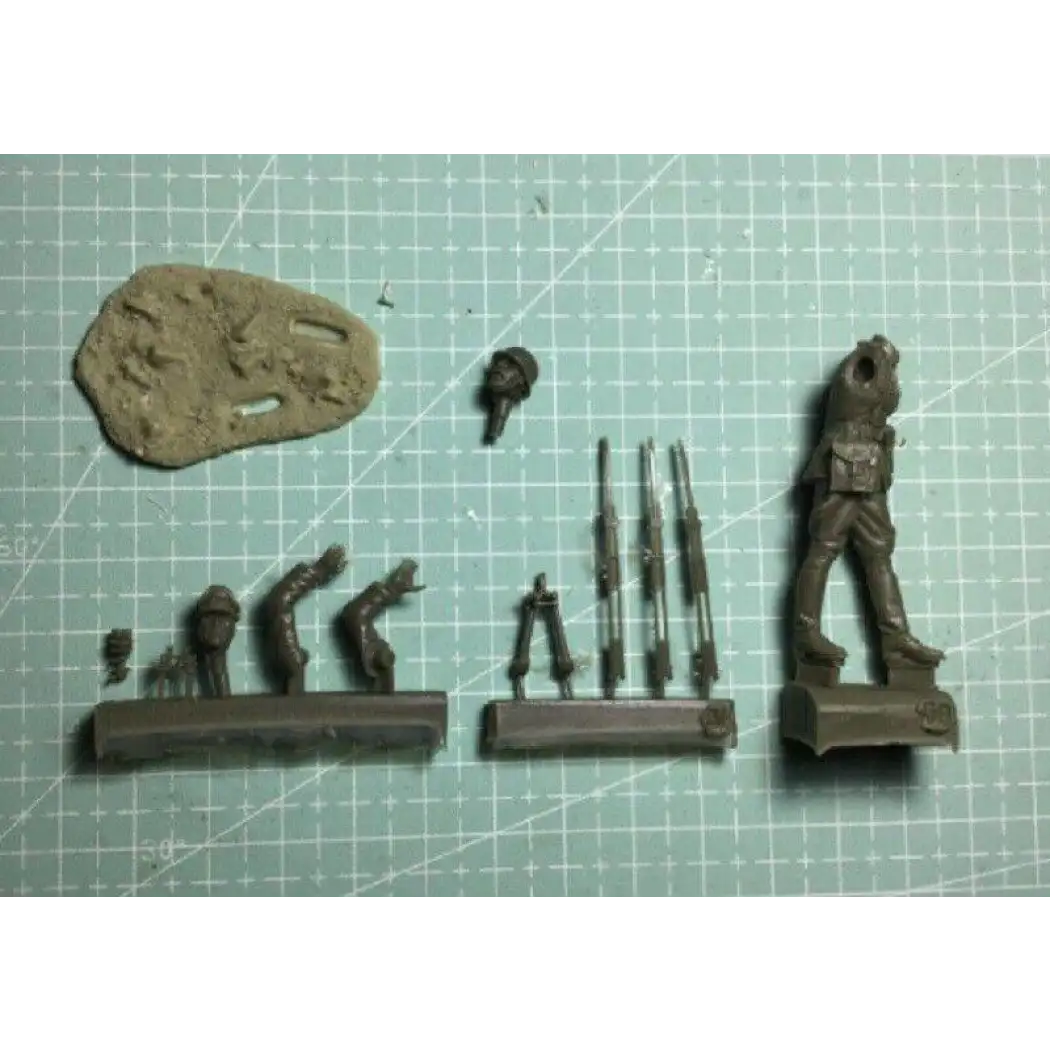 1/35 Resin Model Kit German Soldier Infantryman Photograph WW2 Unpainted - Model-Fan-Store