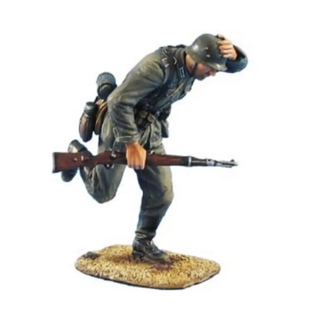 1/35 Resin Model Kit German Soldier Infantryman Runs WW2 Unpainted - Model-Fan-Store