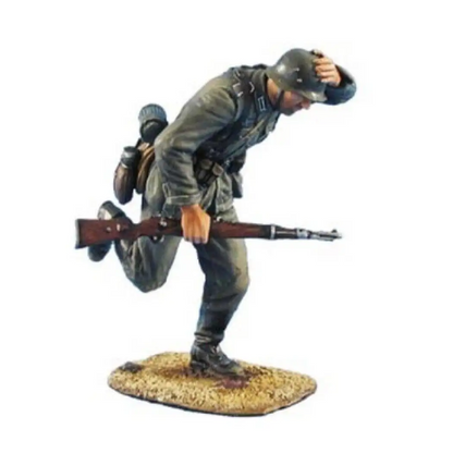 1/35 Resin Model Kit German Soldier Infantryman Runs WW2 Unpainted - Model-Fan-Store