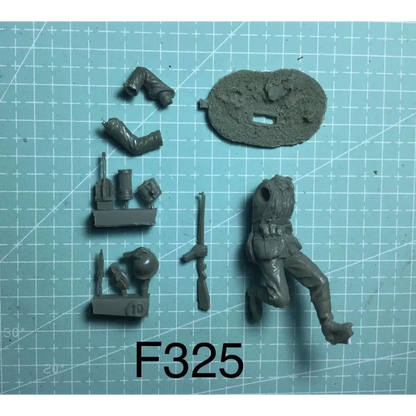 1/35 Resin Model Kit German Soldier Infantryman Runs WW2 Unpainted - Model-Fan-Store