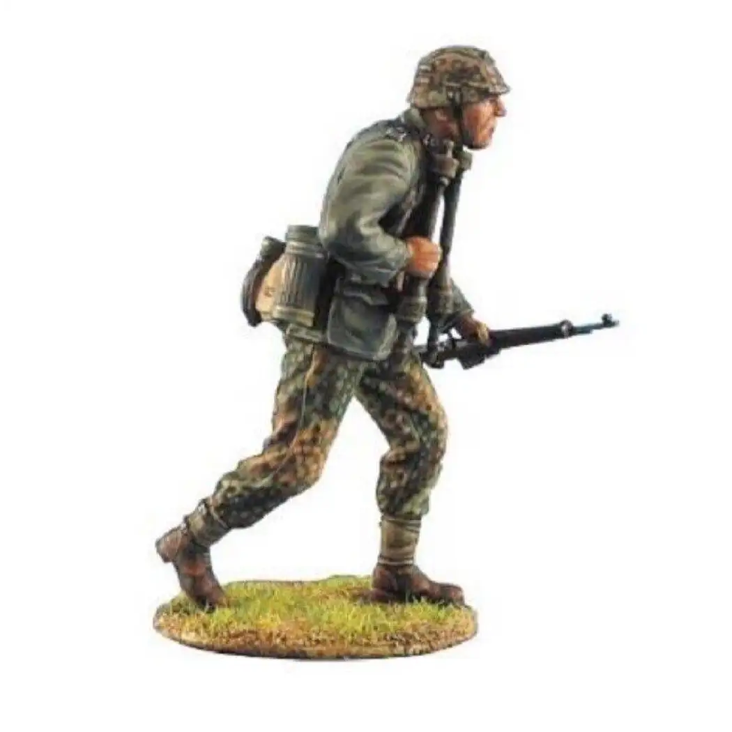 1/35 Resin Model Kit German Soldier Infantryman Rush WW2 Unpainted - Model-Fan-Store