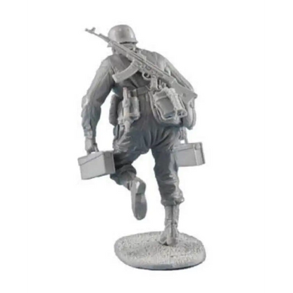 1/35 Resin Model Kit German Soldier Infantryman Rush WW2 Unpainted - Model-Fan-Store