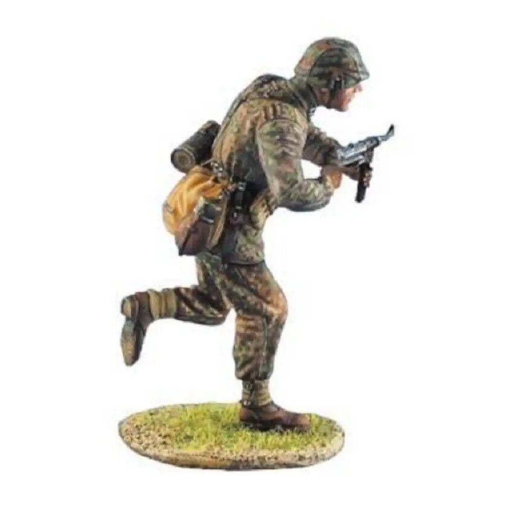 1/35 Resin Model Kit German Soldier Infantryman Rush WW2 Unpainted - Model-Fan-Store