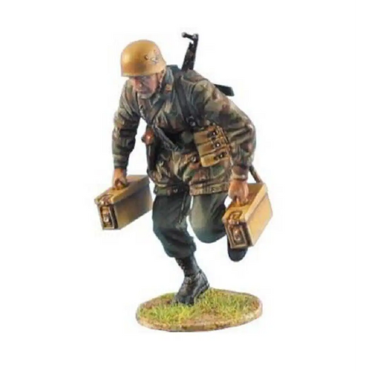 1/35 Resin Model Kit German Soldier Infantryman Rush WW2 Unpainted - Model-Fan-Store