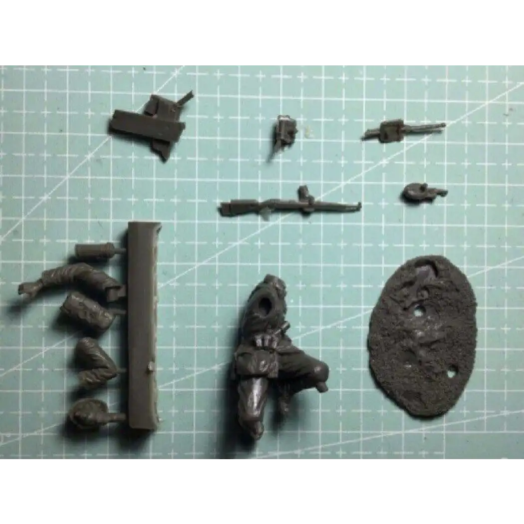 1/35 Resin Model Kit German Soldier Infantryman Rush WW2 Unpainted - Model-Fan-Store