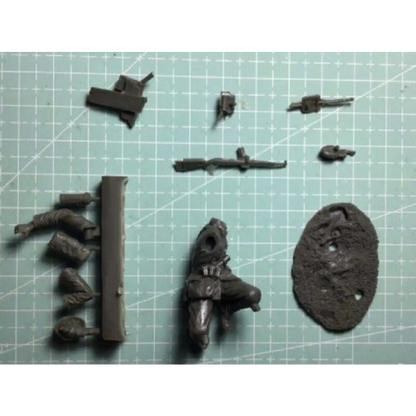 1/35 Resin Model Kit German Soldier Infantryman Rush WW2 Unpainted - Model-Fan-Store