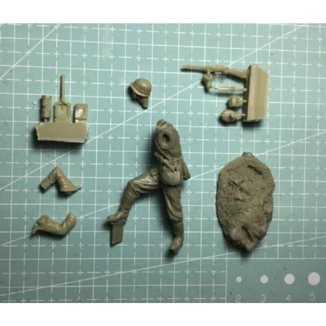 1/35 Resin Model Kit German Soldier Infantryman Shooting Position WW2 Unpainted - Model-Fan-Store