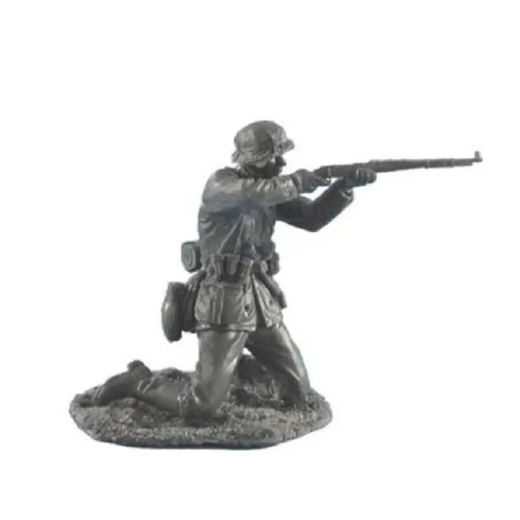 1/35 Resin Model Kit German Soldier Infantryman Shooting Position WW2 Unpainted - Model-Fan-Store