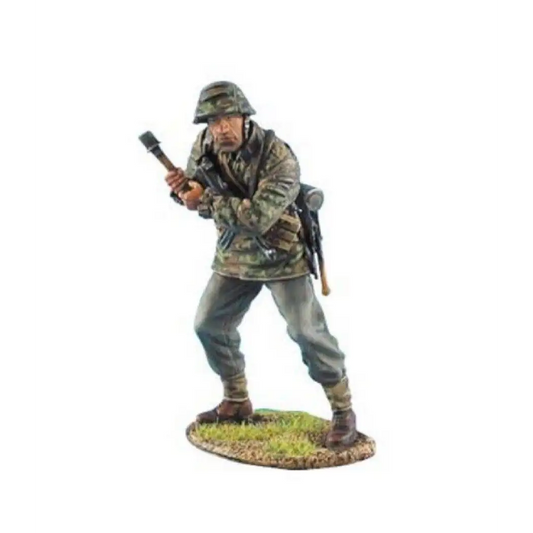 1/35 Resin Model Kit German Soldier Infantryman Throws a Grenade WW2 Unpainted - Model-Fan-Store