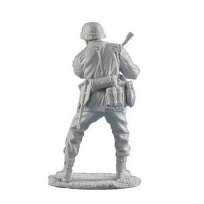 1/35 Resin Model Kit German Soldier Infantryman Throws a Grenade WW2 Unpainted - Model-Fan-Store