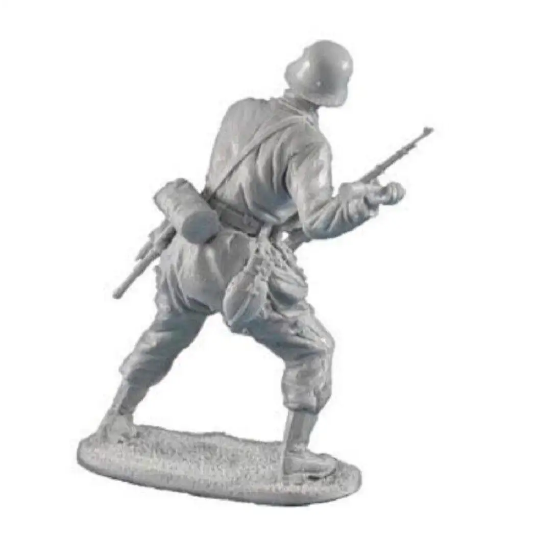 1/35 Resin Model Kit German Soldier Infantryman Throws a Grenade WW2 Unpainted - Model-Fan-Store