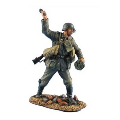 1/35 Resin Model Kit German Soldier Infantryman Throws a Grenade WW2 Unpainted - Model-Fan-Store