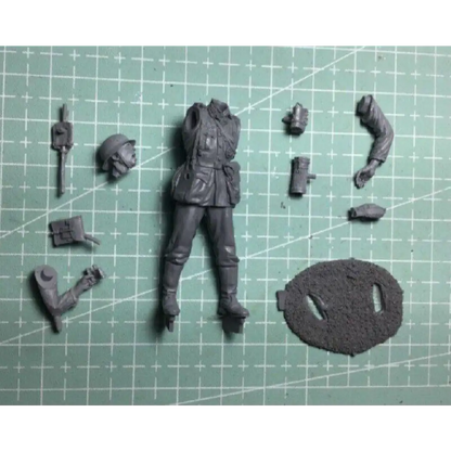 1/35 Resin Model Kit German Soldier Infantryman WW2 Unpainted - Model-Fan-Store