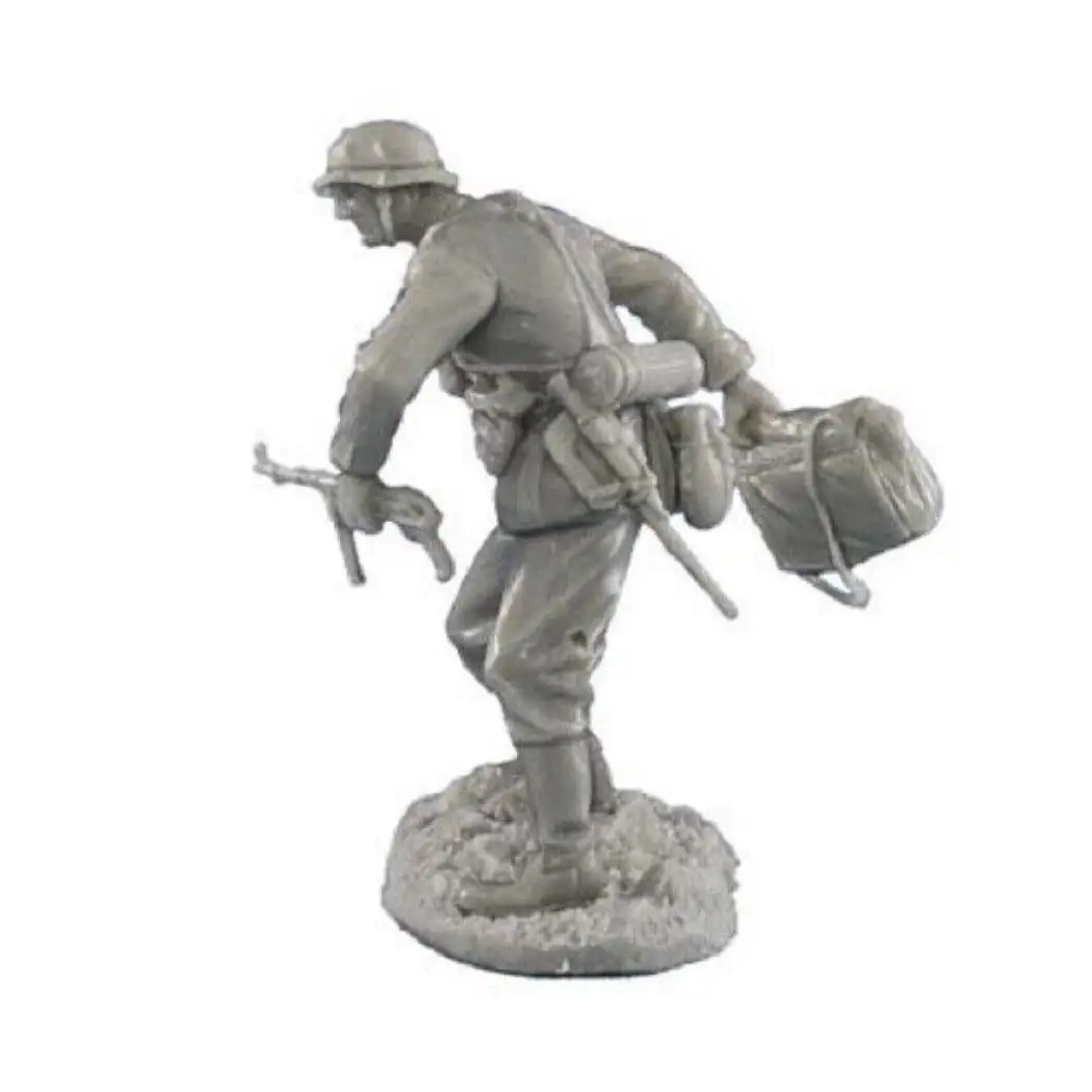 1/35 Resin Model Kit German Soldier Infantryman WW2 Unpainted - Model-Fan-Store