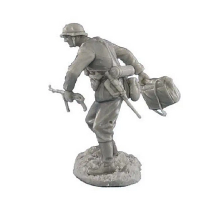 1/35 Resin Model Kit German Soldier Infantryman WW2 Unpainted - Model-Fan-Store