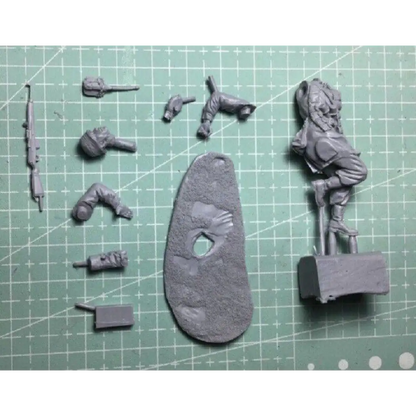 1/35 Resin Model Kit German Soldier Infantryman WW2 Unpainted - Model-Fan-Store