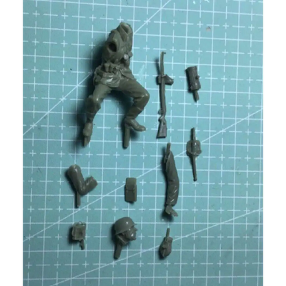 1/35 Resin Model Kit German Soldier Infantryman WW2 Unpainted - Model-Fan-Store