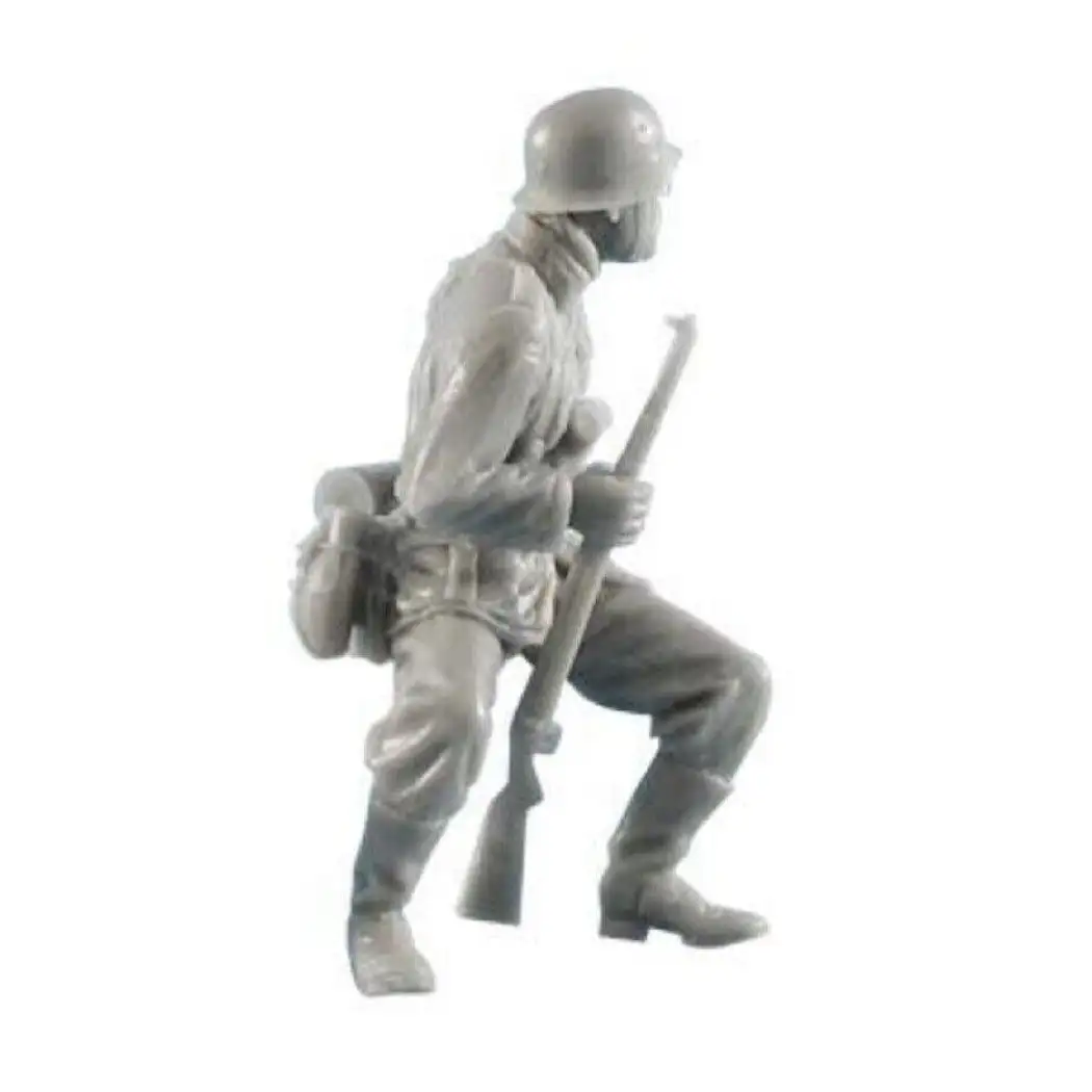 1/35 Resin Model Kit German Soldier Infantryman WW2 Unpainted - Model-Fan-Store