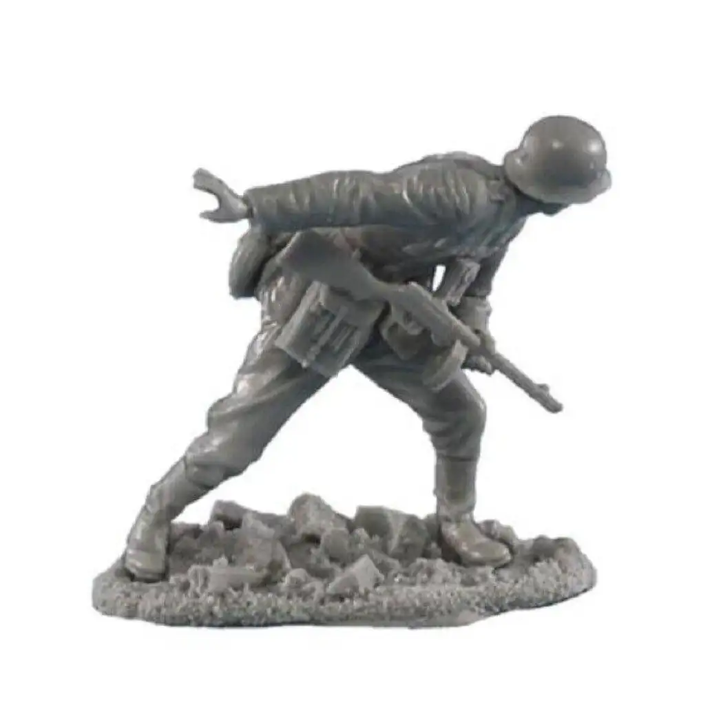 1/35 Resin Model Kit German Soldier Infantryman WW2 Unpainted - Model-Fan-Store