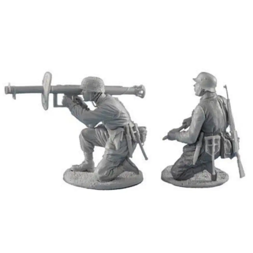 thumbnail image 2 of 1/35 Scale Resin WWII German Tank Crew Figures (3) – Unassembled/Unpainted – Kit F185 2 of 4