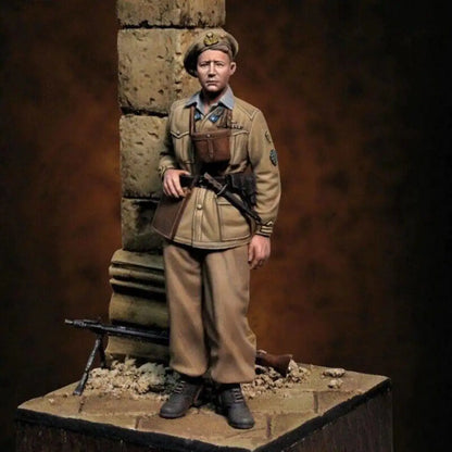 1/35 Resin Model Kit Italian Officer Soldier Africa WW2 Unpainted - Model-Fan-Store