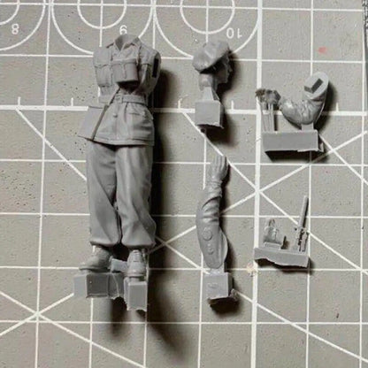 1/35 Resin Model Kit Italian Officer Soldier Africa WW2 Unpainted - Model-Fan-Store