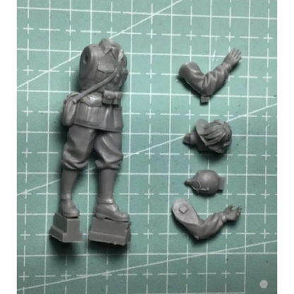 1/35 Resin Model Kit Italian Soldier Bicyclist no bike WW2 Unpainted - Model-Fan-Store