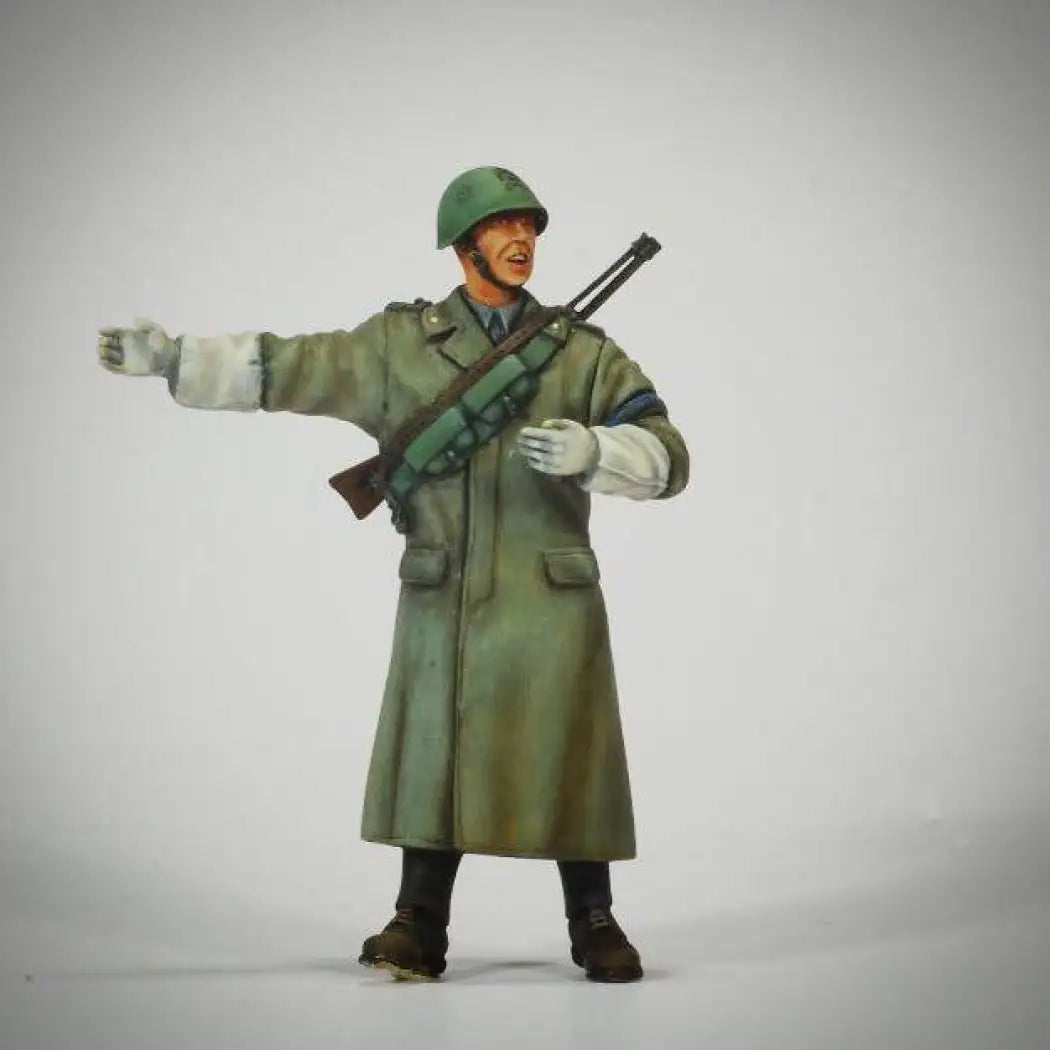 1/35 Resin Model Kit Italian Soldier Infantryman Checkpoint WW2 Unpainted - Model-Fan-Store