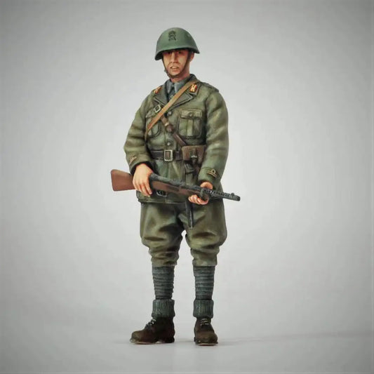 1/35 Resin Model Kit Italian Soldier Infantryman WW2 Unpainted - Model-Fan-Store