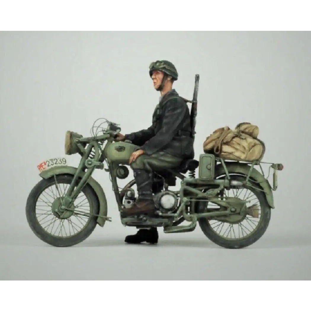 1/35 Resin Model Kit Italian Soldier Motorcyclist no moto WW2 Unpainted - Model-Fan-Store