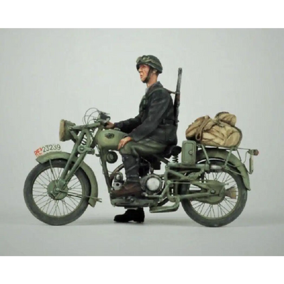 1/35 Resin Model Kit Italian Soldier Motorcyclist no moto WW2 Unpainted - Model-Fan-Store