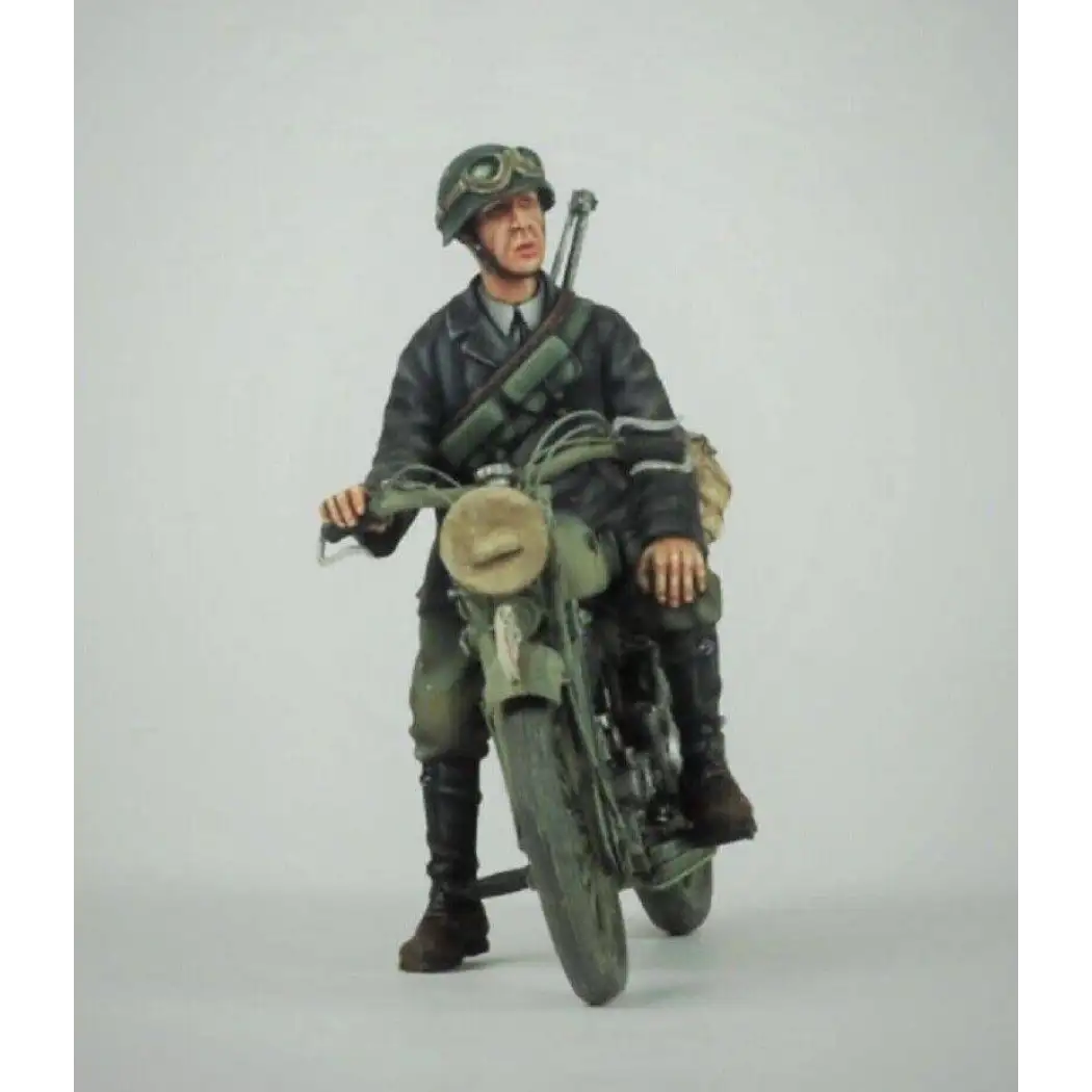 1/35 Resin Model Kit Italian Soldier Motorcyclist no moto WW2 Unpainted - Model-Fan-Store