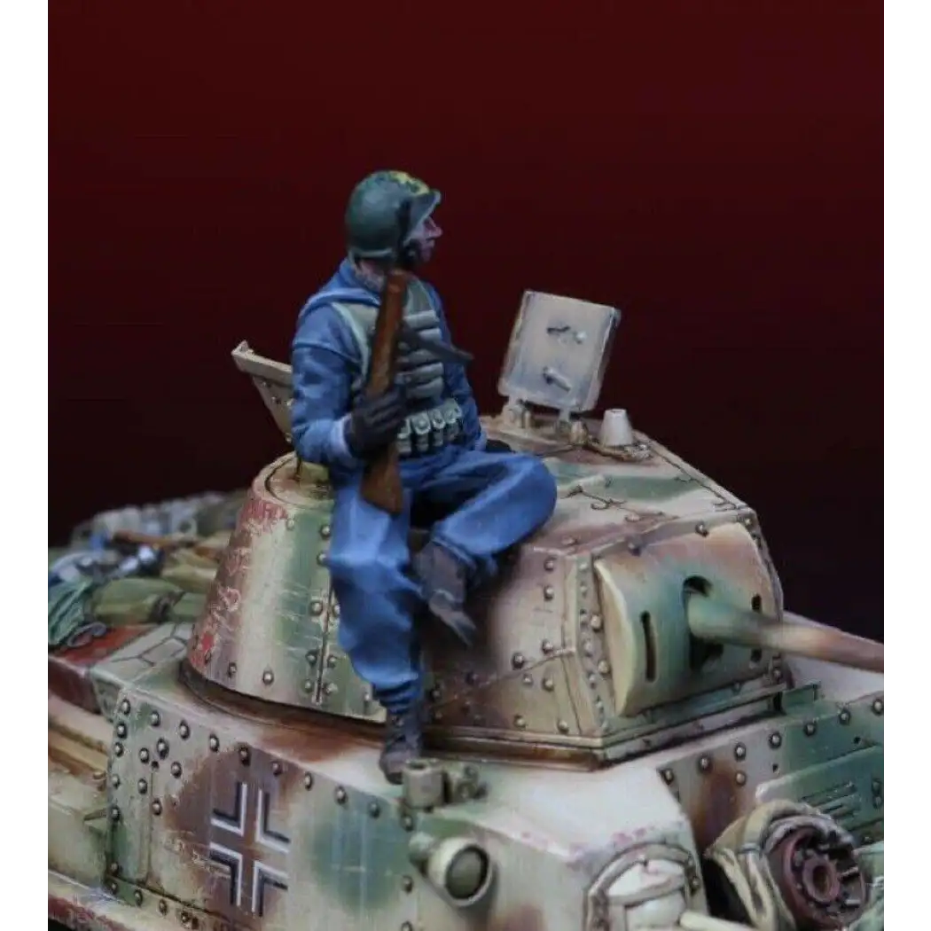 1/35 Resin Model Kit Italian Soldier Tank Crew WW2 Unpainted - Model-Fan-Store