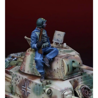 1/35 Resin Model Kit Italian Soldier Tank Crew WW2 Unpainted - Model-Fan-Store